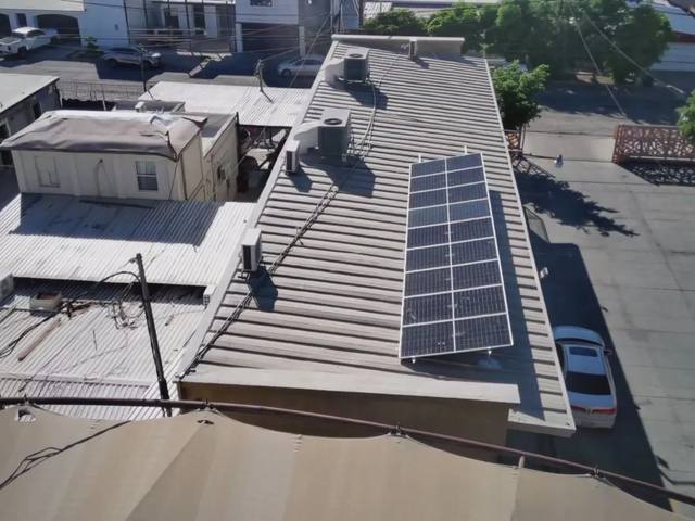 Instalación comercial urbana