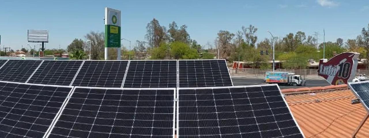 Vista panorámica de instalación sobre techo de teja
