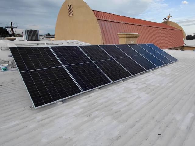 Instalación en un recinto religioso