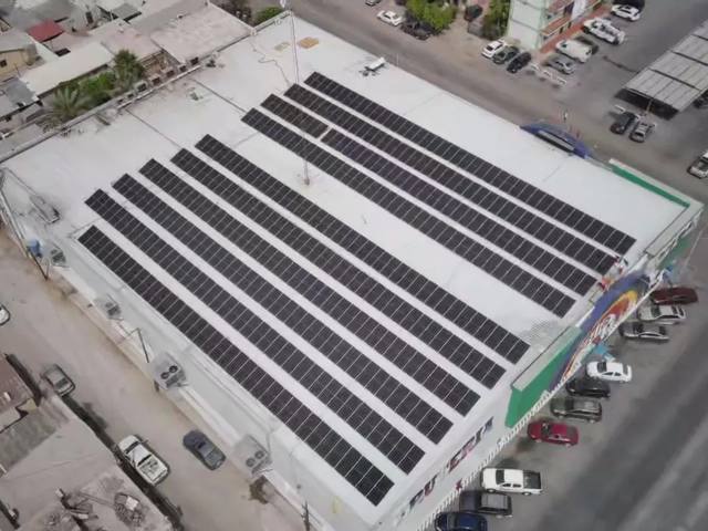 Vista aérea de instalación comercial